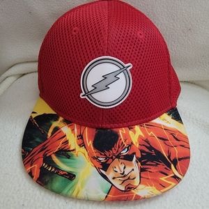 DC Comics The Flash Red Snapback Cap Adjustable Flat Bill Lightening Flame Mesh